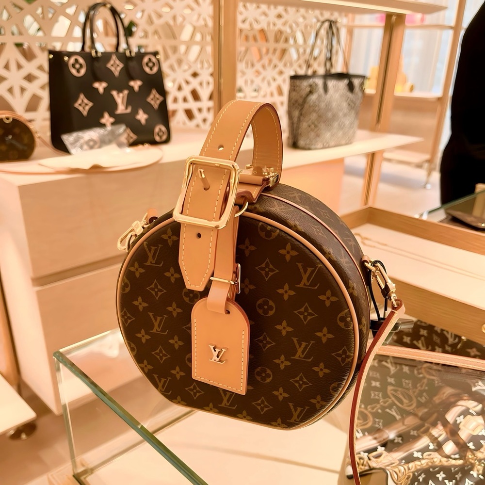 Louis Vuitton Petite Boite Chapeau - Picture 1 of 15